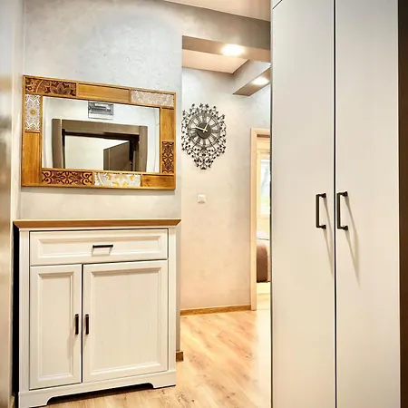 Centre 2bed For 5 Guests 2 Minutes From High Street Appartement *