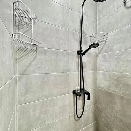 Centre 2bed For 5 Guests 2 Minutes From High Street Apartment