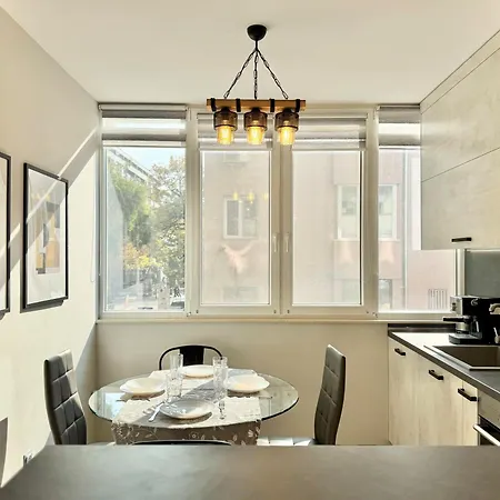 Centre 2bed For 5 Guests 2 Minutes From High Street 아파트 플로브디프