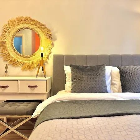 Centre 2bed For 5 Guests 2 Minutes From High Street 아파트 *